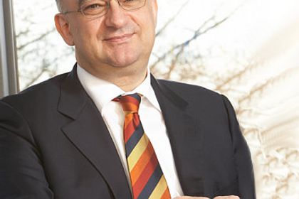 Dr. Robert Bauer