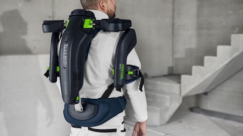 Das Exoskelett lässt sich individuell auf unterschiedliche Körpergrößen einstellen und passt sich jedem Körpertyp an Das Exoskelett lässt sich individuell auf unterschiedliche Körpergrößen einstellen und passt sich jedem Körpertyp an