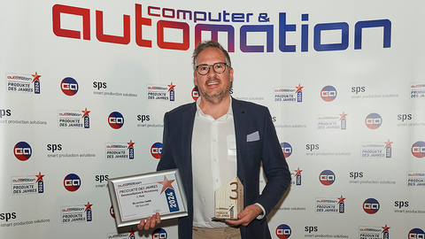3rd place for the eTSN stack: Dimitri Phillipe from BE.services accepted the trophy. 3rd place for the eTSN stack: Dimitri Phillipe from BE.services accepted the trophy.