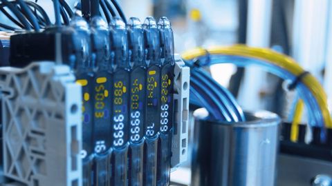 The advantages of decentralized automation are obvious: ultra-fast process control, avoidance of long cable runs and more stable networks. The advantages of decentralized automation are obvious: ultra-fast process control, avoidance of long cable runs and more stable networks.
