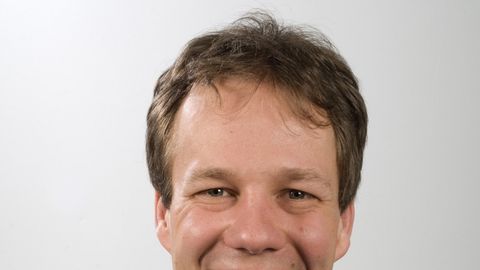 Martin Naumann is the founder and managing director of drag and bot, a spin-off of the Fraunhofer IPA in Stuttgart. Martin Naumann is the founder and managing director of drag and bot, a spin-off of the Fraunhofer IPA in Stuttgart.