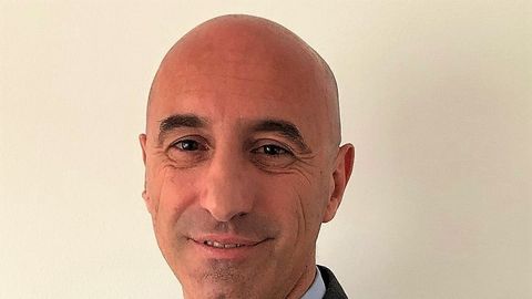 Vincenzo Fiorentino is System Manager Industrial Wireless Communication at Siemens. Vincenzo Fiorentino is System Manager Industrial Wireless Communication at Siemens.