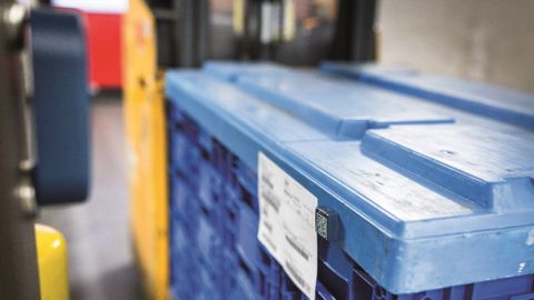 The digitalization of the extra-logistical goods receipt takes place down to package level. The digitalization of the extra-logistical goods receipt takes place down to package level.