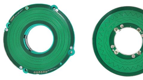 Rotor and stator: Capacitive measurement technology relies on differently designed conductive surfaces. Rotor and stator: Capacitive measurement technology relies on differently designed conductive surfaces.
