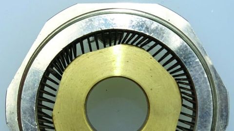 TRI spring in the cable gland