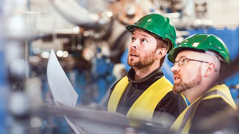 1_Employees in the production hall