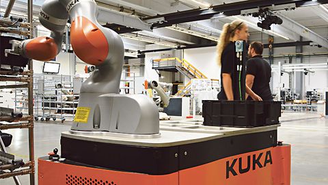 6-Arm-Roboter vom Typ Quantac von Kuka 6-Arm-Roboter vom Typ Quantac von Kuka