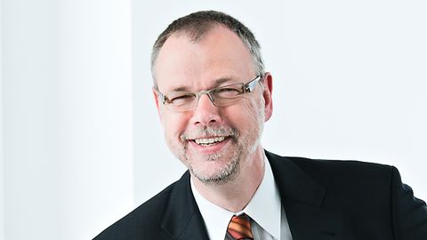 Dr. Josef Papenfort von Beckhoff Automation Dr. Josef Papenfort von Beckhoff Automation