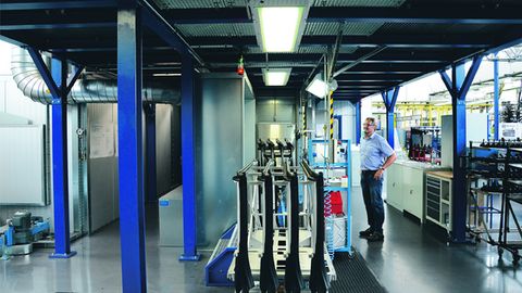 Gummiprofile beim Einlauf Lackieranlage, Yaskawa
