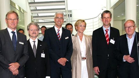 Ernst Halder, Dr. Rudolf Colm, Torsten Wegner, Gabriele Siedle, Christof Bolay, Horst Siedle (v.l.n.r.) Ernst Halder, Dr. Rudolf Colm, Torsten Wegner, Gabriele Siedle, Christof Bolay, Horst Siedle (v.l.n.r.)