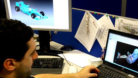 Siemens PLM, Red Bull, Mitarbeiter mit 3D-Entwicklungssoftware Siemens PLM, Red Bull, Mitarbeiter mit 3D-Entwicklungssoftware
