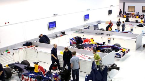 Siemens PLM, Red Bull, Montagehalle Formel-1-Fahrzeuge Siemens PLM, Red Bull, Montagehalle Formel-1-Fahrzeuge