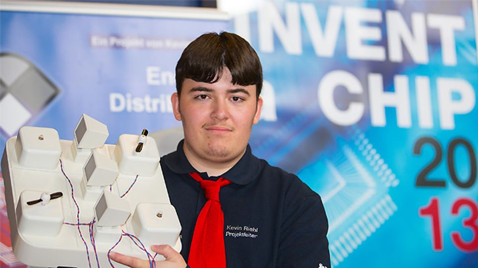 Award winner at 'Invent a Chip 2013' Award winner at 'Invent a Chip 2013'