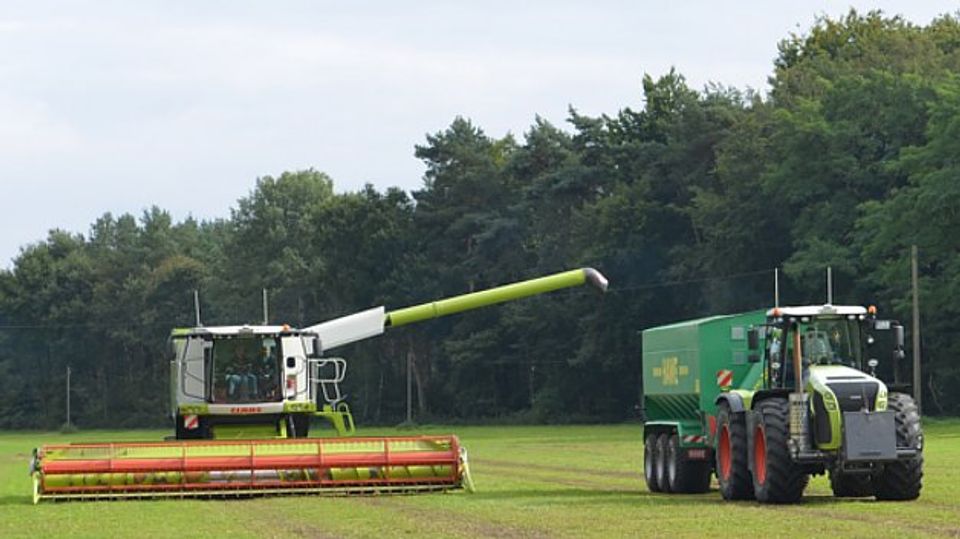 'Farming intelligence' through service robots