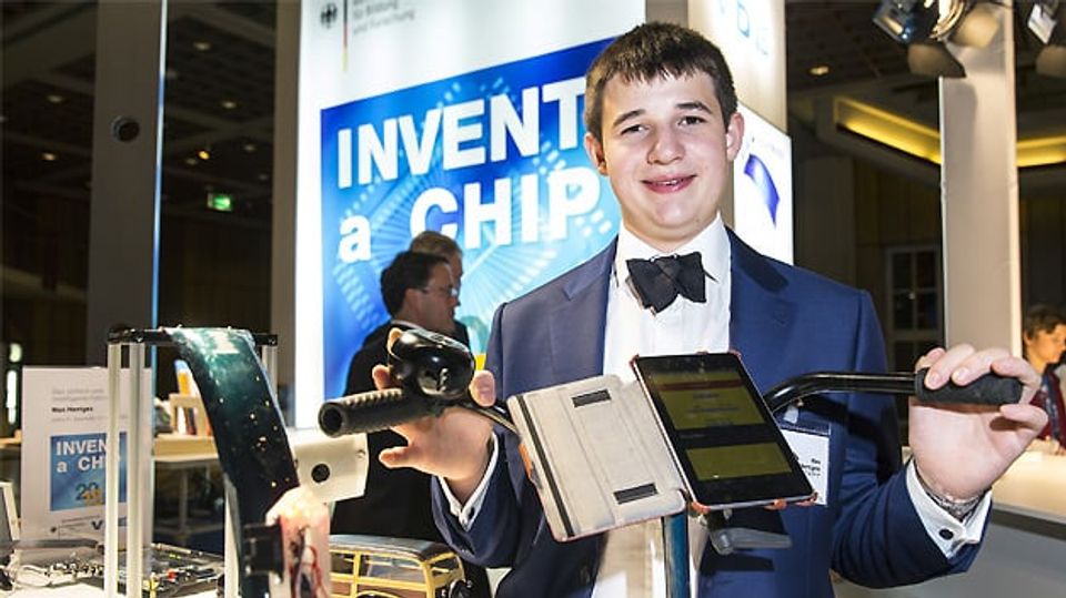 Award winner at 'Invent a Chip 2015' Award winner at 'Invent a Chip 2015'
