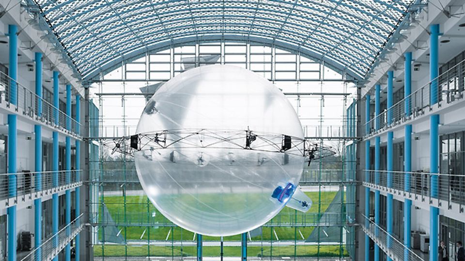 Details of the flying assistance system from Festo