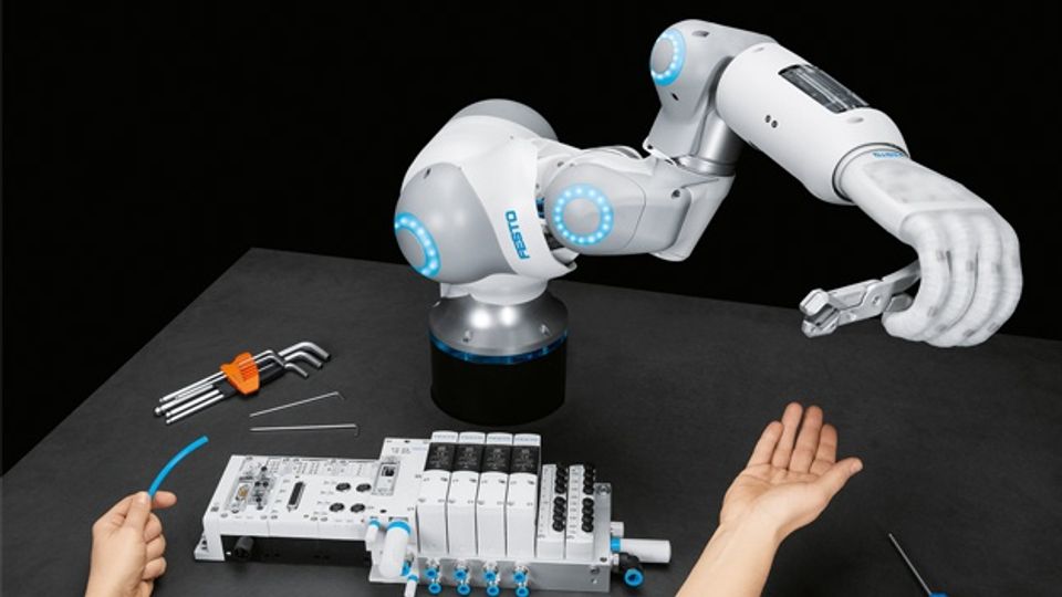 Self-learning robot hand & co. in Hanover Self-learning robot hand & co. in Hanover