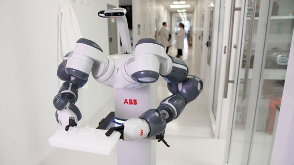 Two-armed YuMi from ABB in use at the TMC Innovation Institute Two-armed YuMi from ABB in use at the TMC Innovation Institute