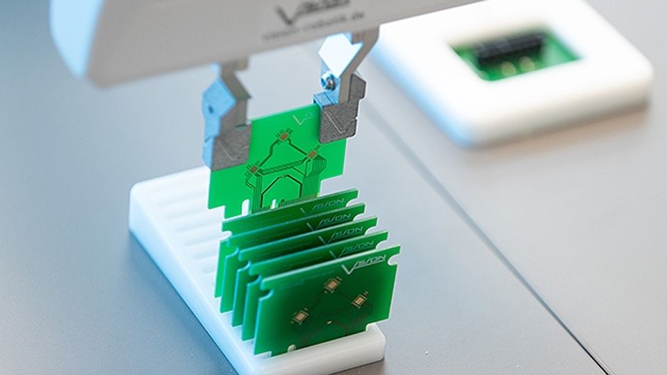 Moin Veroza' robot laboratory Moin Veroza' robot laboratory