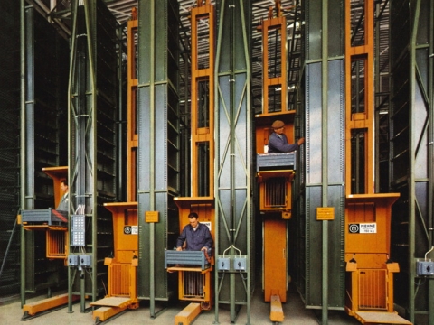 Vom Stahlbau zur Industrie 4.0 – 50 Jahre Hochregallager von Kardex Mlog