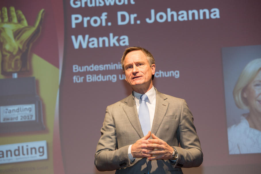 Prof. Jörg Franke, Leiter des Lehrstuhls für Fertigungsautomatisierung und Produktionssystematik an der Friedrich-Alexander-Universität Erlangen-Nürnberg Prof. Jörg Franke, Leiter des Lehrstuhls für Fertigungsautomatisierung und Produktionssystematik an der Friedrich-Alexander-Universität Erlangen-Nürnberg