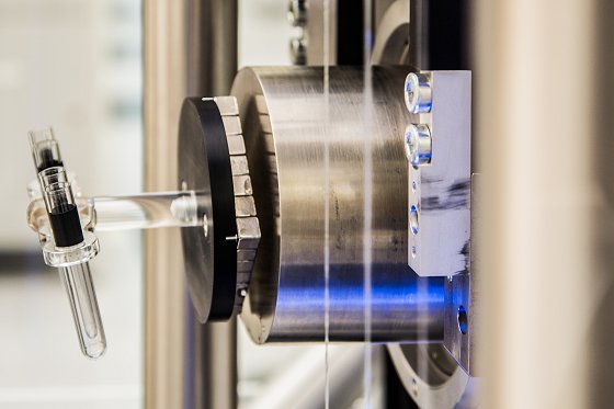 Das konstante Magnetfeld ermöglicht ein stabiles Schweben Das konstante Magnetfeld ermöglicht ein stabiles Schweben