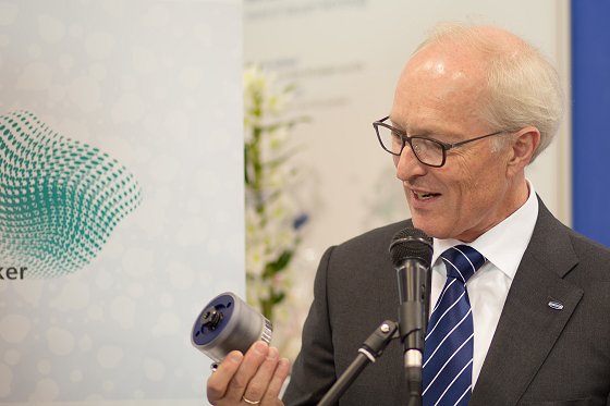 Dr. Kurt Schmalz