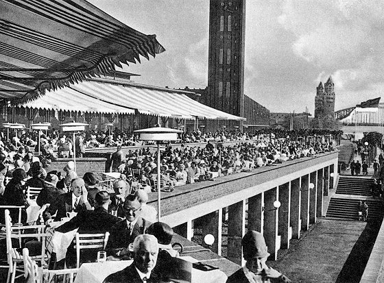 1928 - Das Rheinrestaurant entsteht anlässlich der Pressa direkt am Rhein und ist bei Messegästen und Kölnern beliebt.