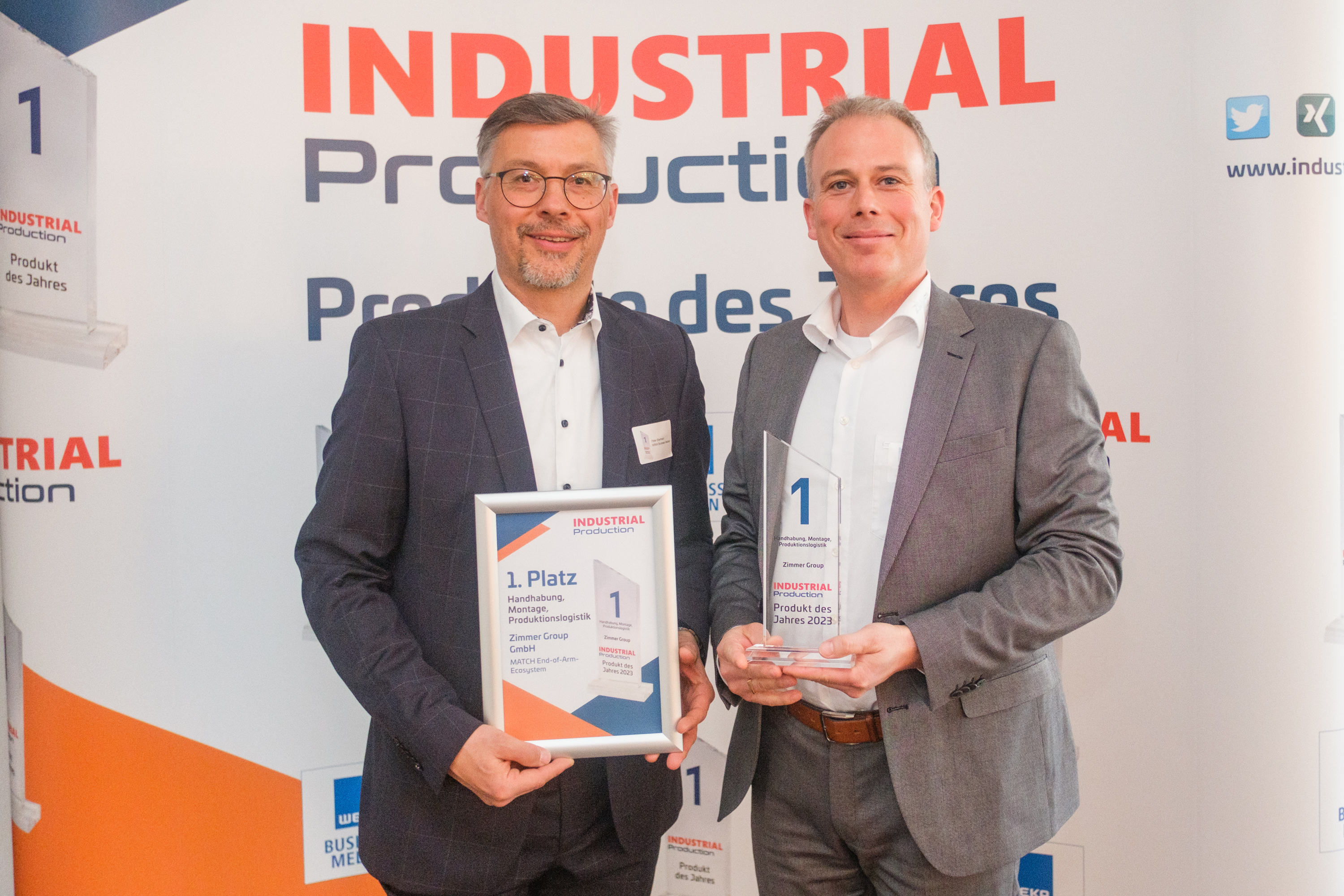 Kai Kohler, here with WEKA Business Medien publishing director Peter Eberhard, accepted the award. Kai Kohler, here with WEKA Business Medien publishing director Peter Eberhard, accepted the award.