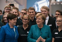 HMI 2017: Messerundgang mit der Kanzlerin