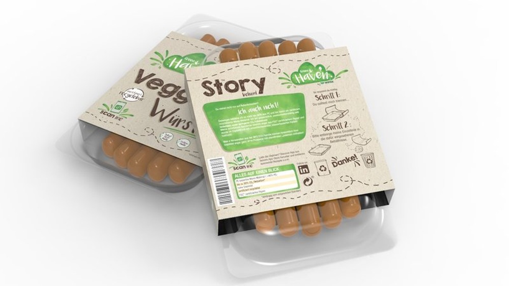 Recyclable PE-based thermoformed packaging with paper sleeve