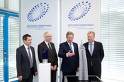 Wirtschaft + Unternehmen: Festo: Bundespräsident besucht die "Preisträger 2010" Wirtschaft + Unternehmen: Festo: Bundespräsident besucht die "Preisträger 2010"