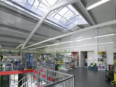 Wirtschaft + Unternehmen: Losberger: Neue Halle für Eisenwarenhändler