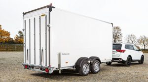 Krane + Hebebühnen: Humbaur: Mobiler Arbeitsplatz als bauma-Premiere Der Werkstatt-Anhänger HK 254018-20 PF18 ist eine Produktneuheit zur bauma.(Abb.: Humbaur)