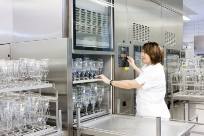 Produkt-News: Miele-Technik und Laborglas von Duran im Zentrum für Molekulare Biologie der Uni Heidelberg