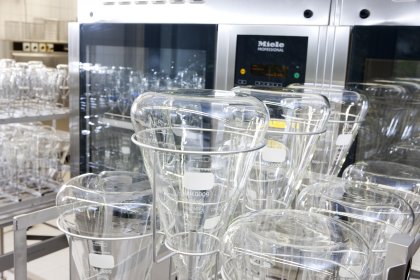 Produkt-News: Miele-Technik und Laborglas von Duran im Zentrum für Molekulare Biologie der Uni Heidelberg