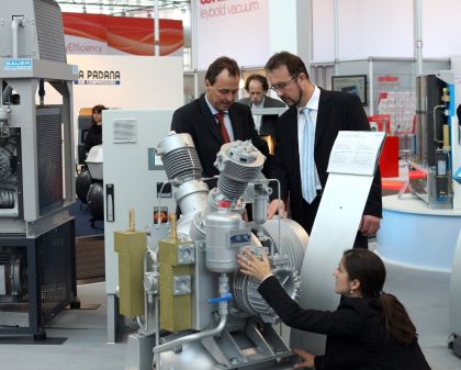 Förder-, Dosier-, Vakuumtechnik: ComVac: Viel Technik um "Nichts"
