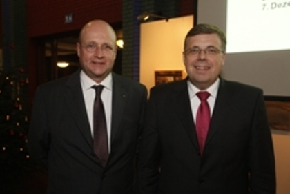 Management: Industriepark Höchst: Standortfirmen investieren
