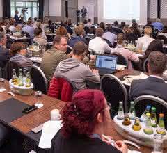Die wichtigsten aktuellen Herausforderungen der Stammzellbiotechnologie lauten: Prozessdesign, Scale-up und Produktsicherheit. Teilnehmer im Tagungsraum beim Stem Cell Community Day 201