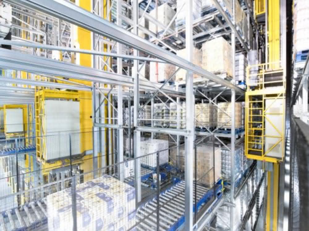 High-bay warehouse