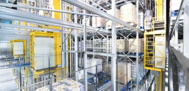High-bay warehouse