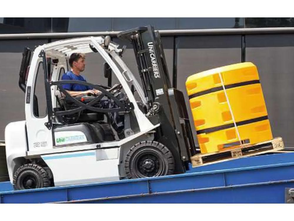 Counterbalanced truck