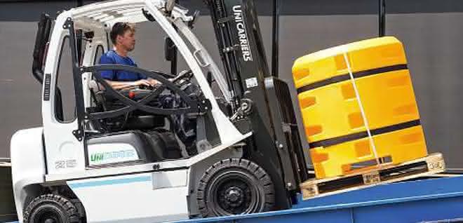 Counterbalanced truck