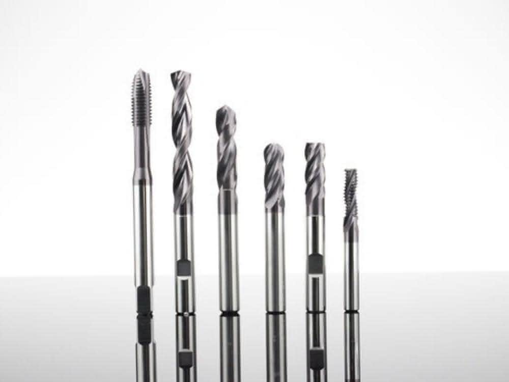 Self-adaptive tool coating