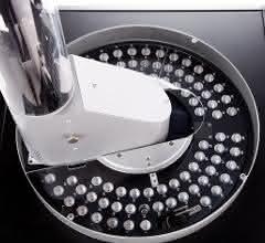 Bild 2: Automatischer Probengeber.