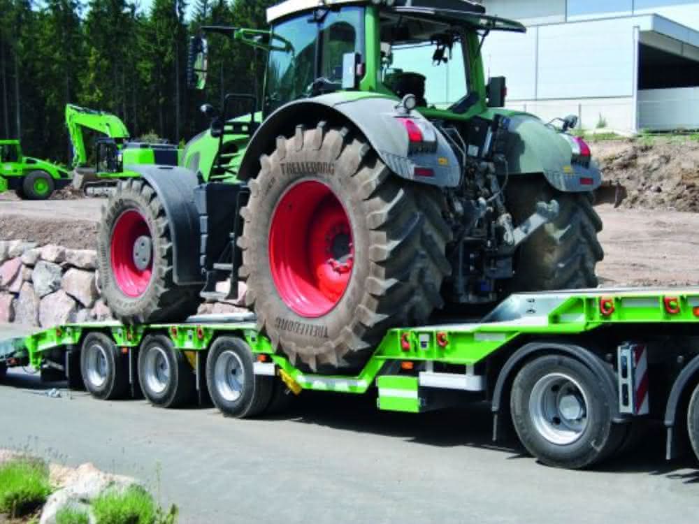 Auflieger mit Radmulden