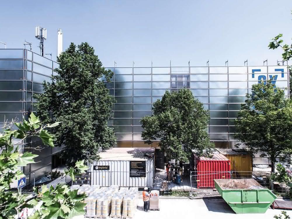 Baustelle: Schutzsystem von Layher: Staub und Lärm bleiben drinnen Sanierung eines Parkhauses