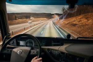Bau-Lkw: Neues Fahrerassistenzsystem von Volvo Trucks