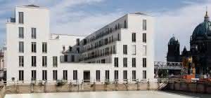 fünfgeschossige Neubau