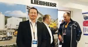 Messen + Veranstaltungen: Außen schwere Baumaschinen, innen heiße Diskussionen